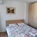 Detelina Апартамент *