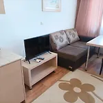 Апартамент Detelina *