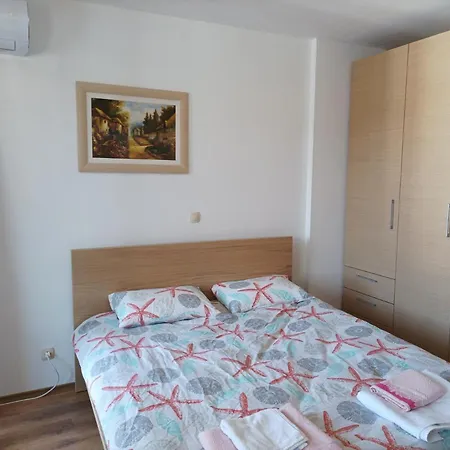 Detelina Apartament *