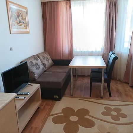 Detelina Appartement *